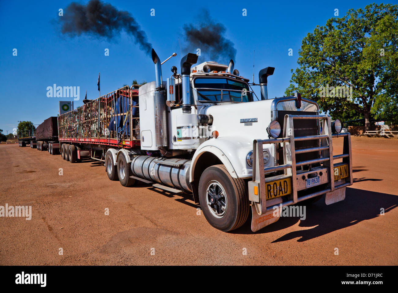 Australia, Northern Territory, road train at Daly Waters Hi-Way Inn Stock Photo