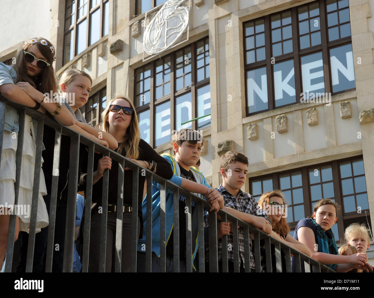 Erfurt Germany 26th April 13 Pupils And Relatives Commemorate Stock Photo Alamy