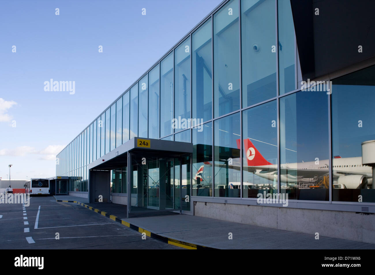 Coaching Station Heathrow Airport London England Stock Photo - Alamy