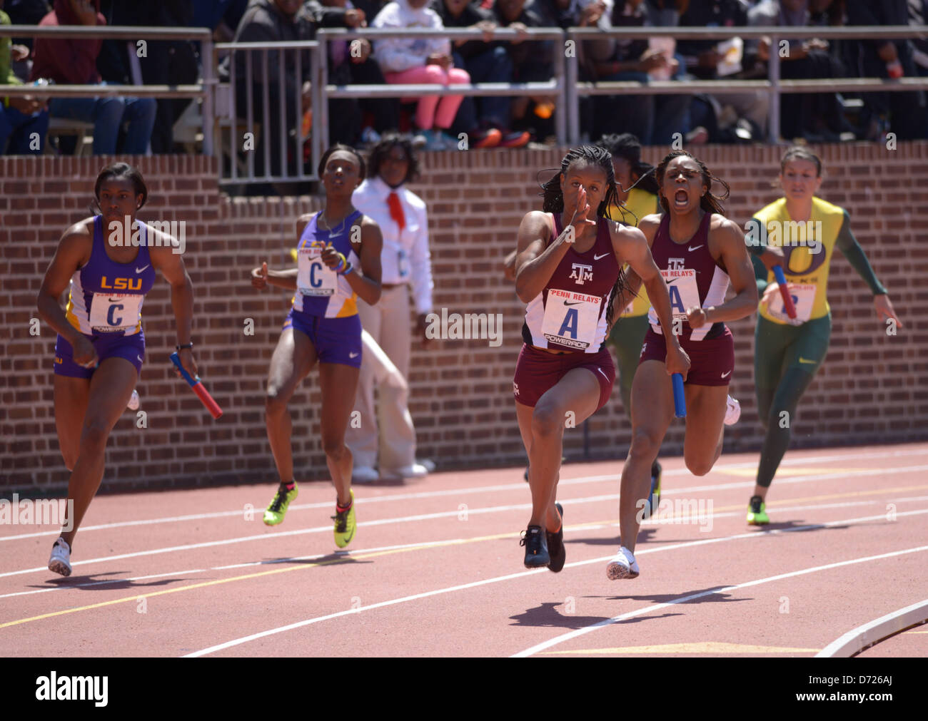 Womens 4x100 relay hi-res stock photography and images - Alamy