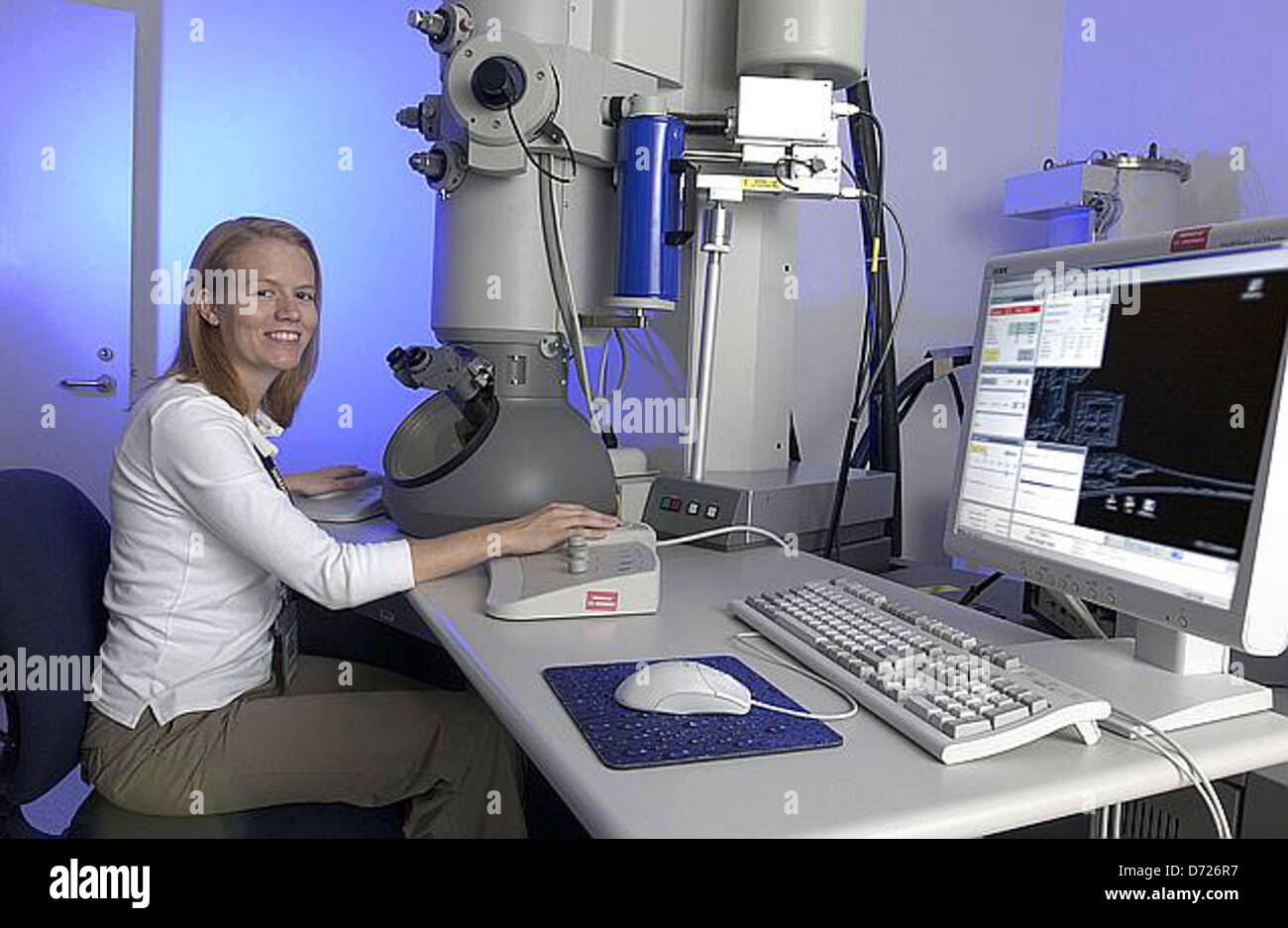 Transmission Electron Microscope, 300keV Analytical Stock Photo - Alamy