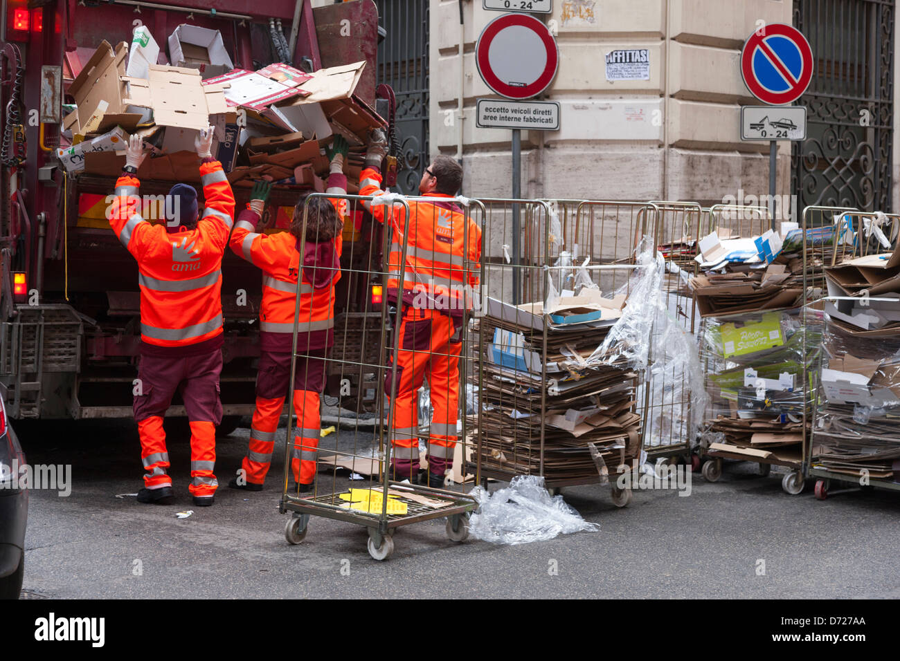 Dustbin lorry hires stock photography and images Alamy