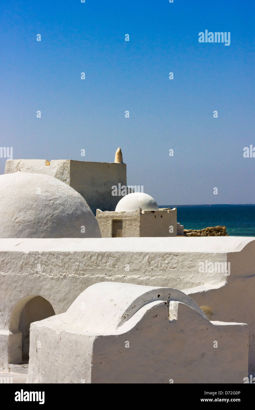Tunisia building white blue hi-res stock photography and images - Alamy