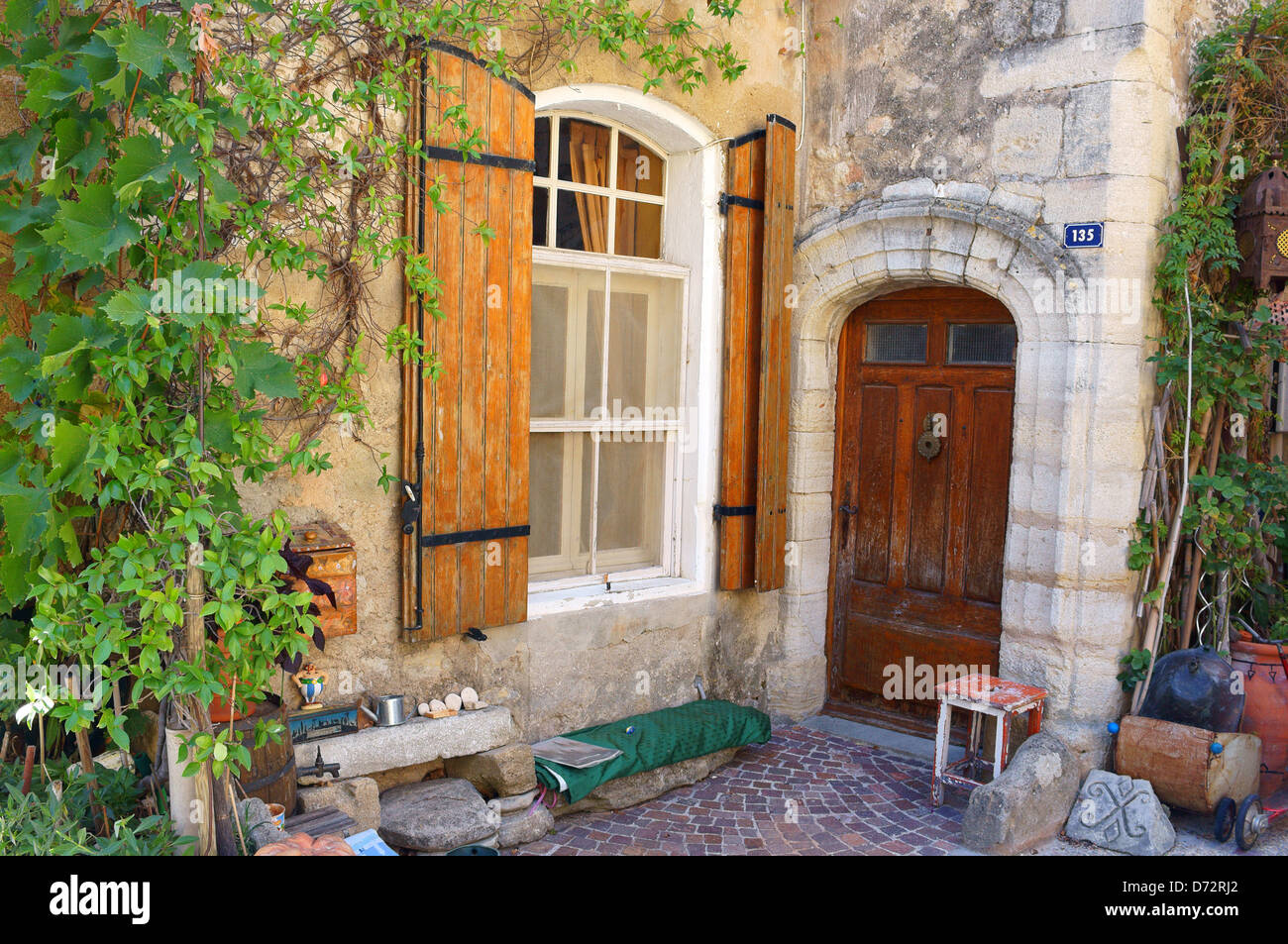 Provencal house Provence France Stock Photo - Alamy