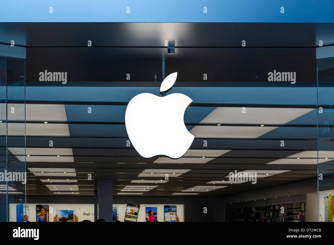 The Apple Store in the Trinity Leeds shopping centre, Briggate, Leeds, West Yorkshire, UK Stock Photo