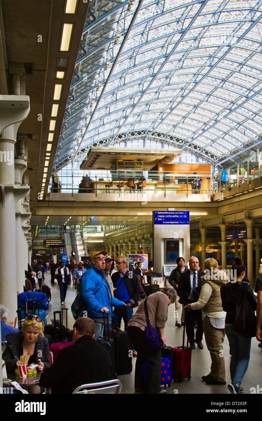 St.Pancras railway station Stock Photo Alamy