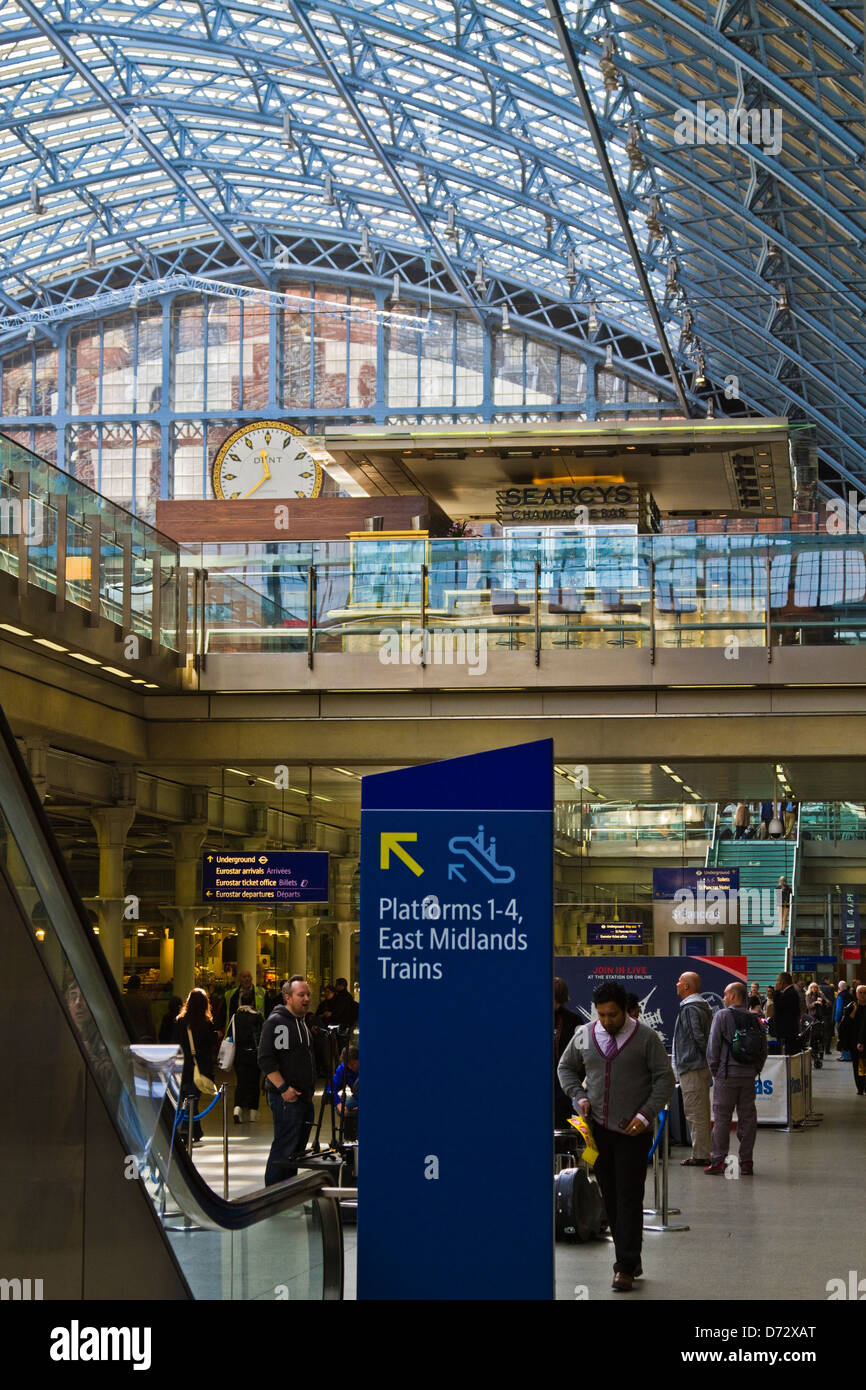 St.Pancras railway station Stock Photo Alamy
