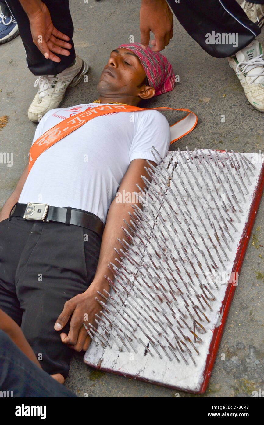 Bed Of Nails High Resolution Stock Photography and Images Alamy