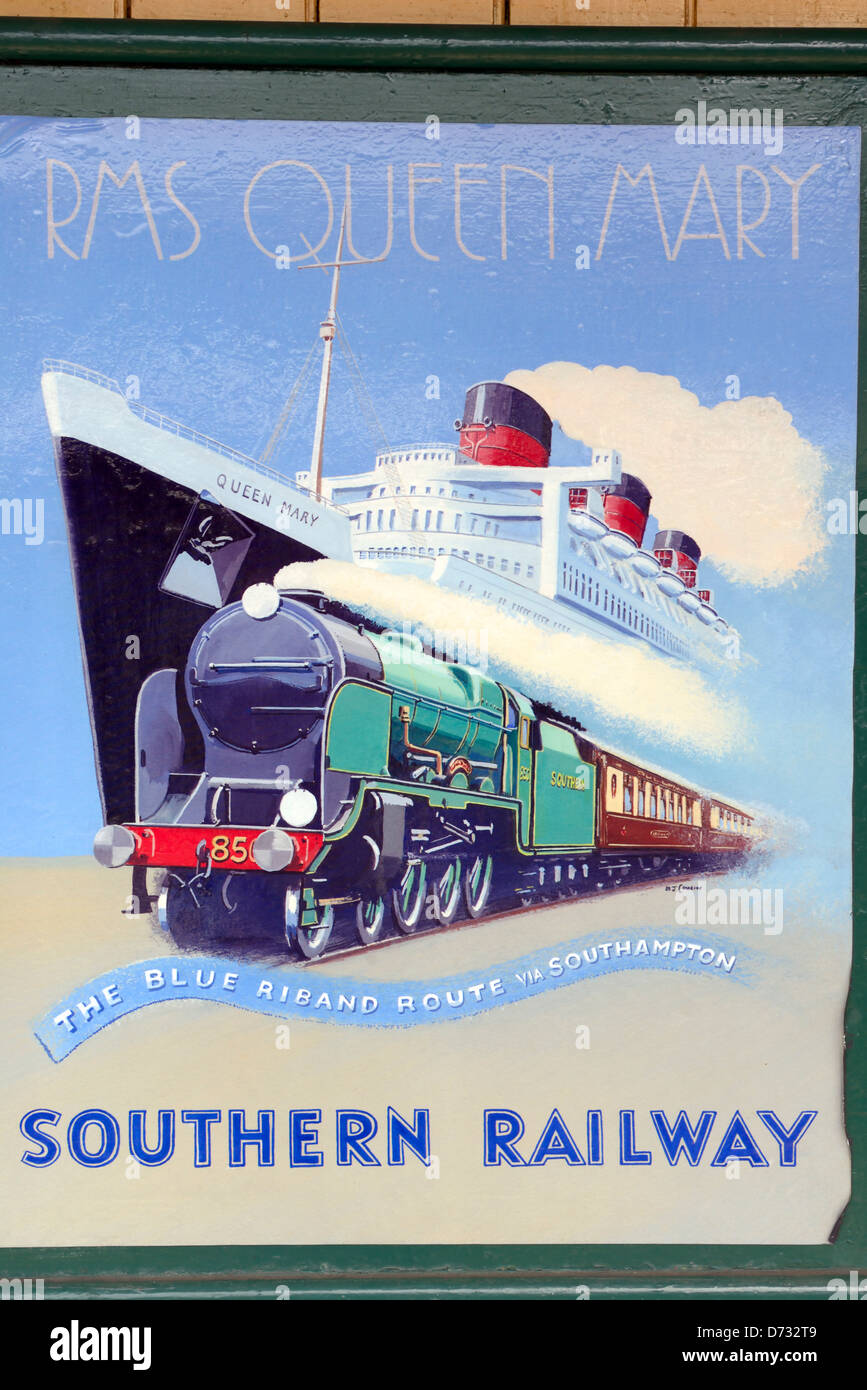 A vintage poster advertising Southern Railway connections to the RMS Queen Mary passenger liner Stock Photo