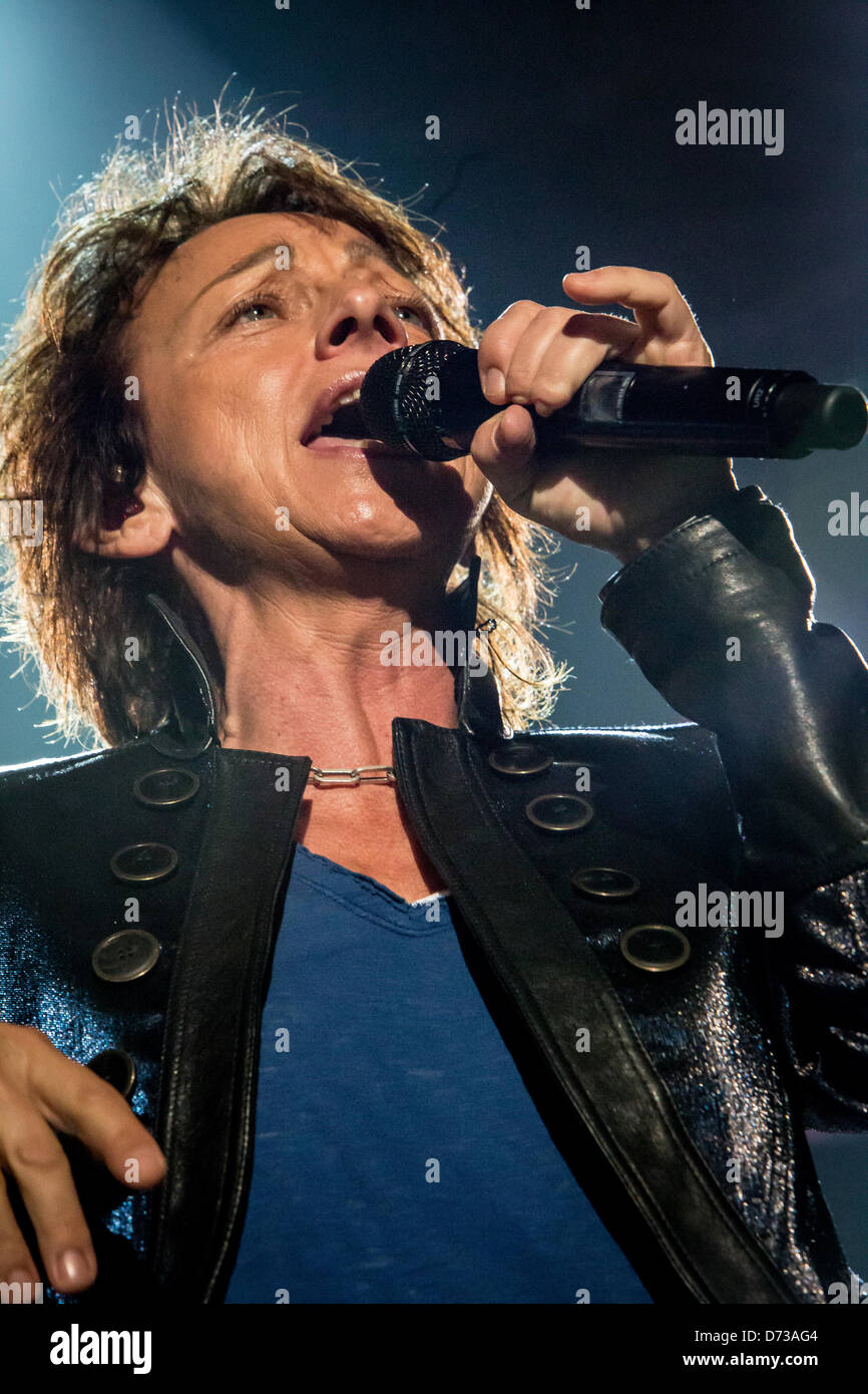 Gianna nannini forum assago hi-res stock photography and images - Alamy
