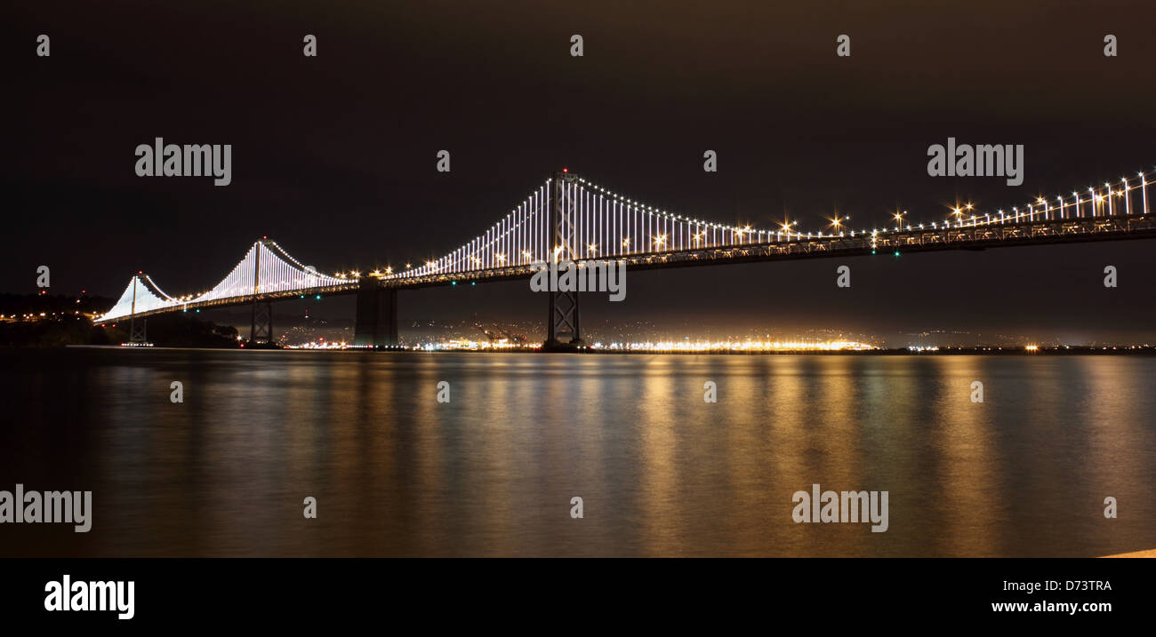 Night scenes of the famous bay bridge Stock Photo - Alamy