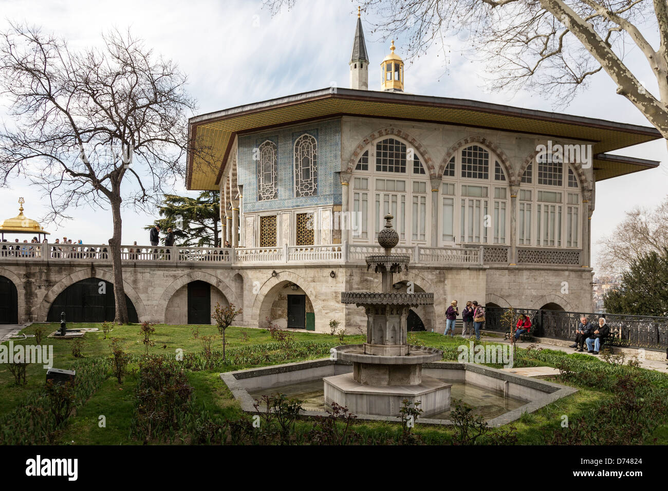 Flowers in topkapi palace in istanbul hires stock photography and
