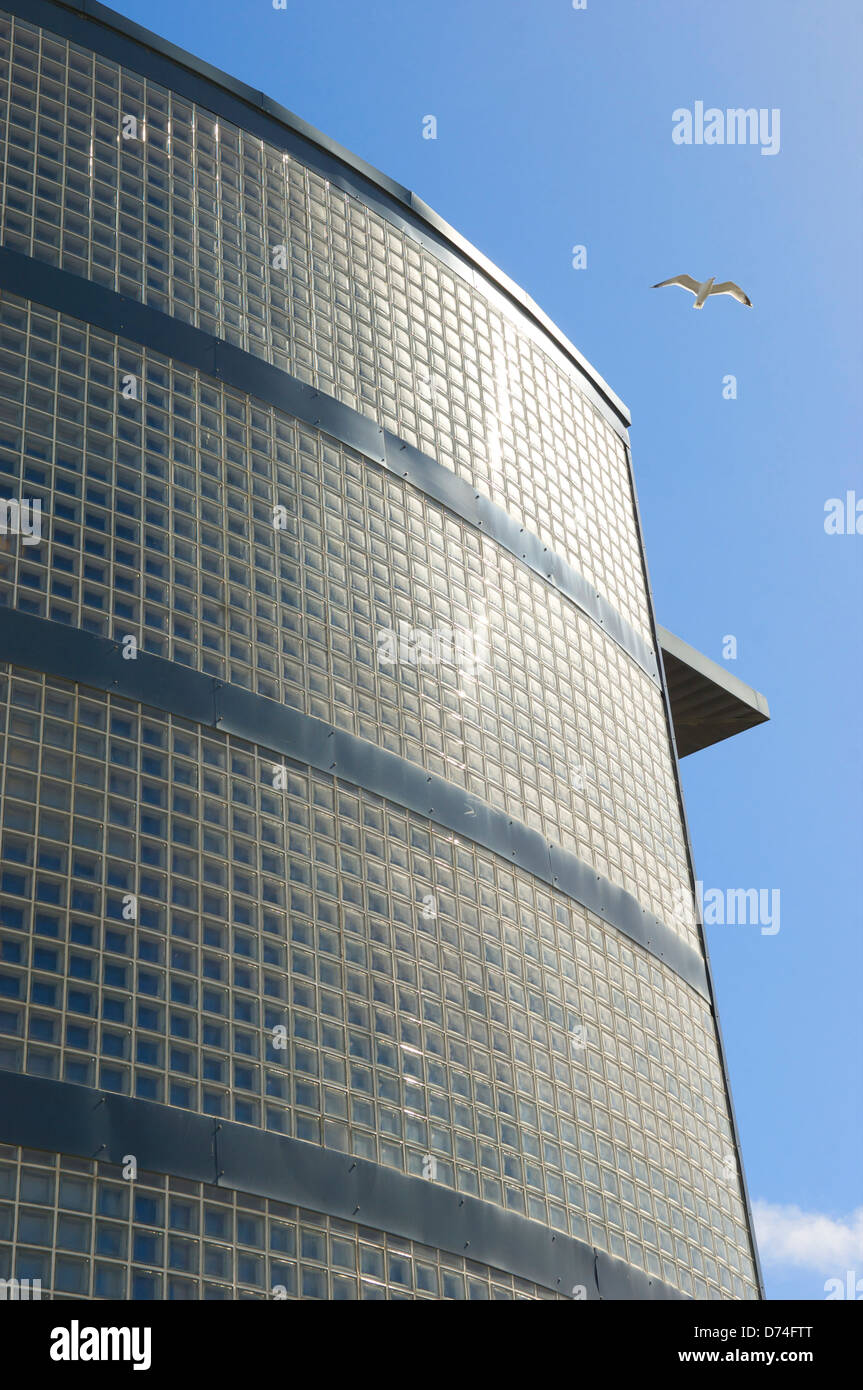 Curved glass building hi-res stock photography and images - Alamy