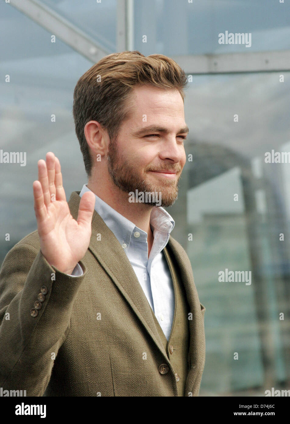 Berlin, Germany. 28th April, 2013. US actor Chris Pine poses during the presentation of the movie 'Star Trek Into Darkness' in Berlin, Germany, 28 April 2013. The film will be released in Germany on 09 May 2013. Photo: XAMAX/dpa/dpa/Alamy Live News Stock Photo