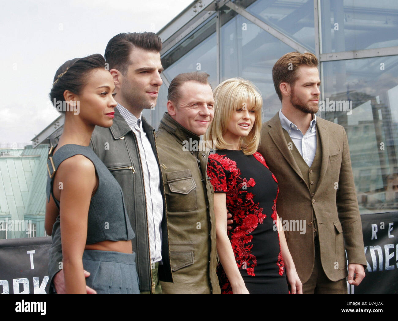 Berlin, Germany. 28th April, 2013. Actors Zoe Saldana (USA, L-R), Zachary Quinto (USA), Simon Pegg (Great Britain), Alice Eve (Great Britain) and Chris Pine (USA) pose during the presentation of the movie 'Star Trek Into Darkness' in Berlin, Germany, 28 April 2013. The film will be released in Germany on 09 May 2013. Photo: XAMAX/dpa/dpa/Alamy Live News Stock Photo