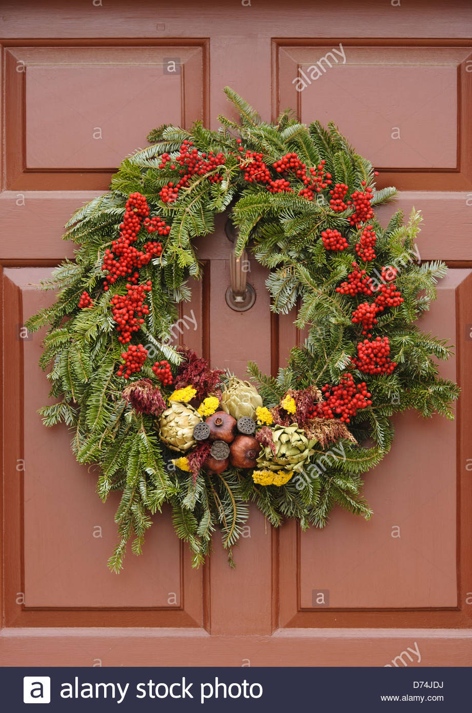handmade christmas decorated wreaths hanging from a door williamsburg virginia usa - Williamsburg Decorated For Christmas handmade christmas decorated wreaths hanging from a door williamsburg virginia usa - Williamsburg Decorated For Christmas
