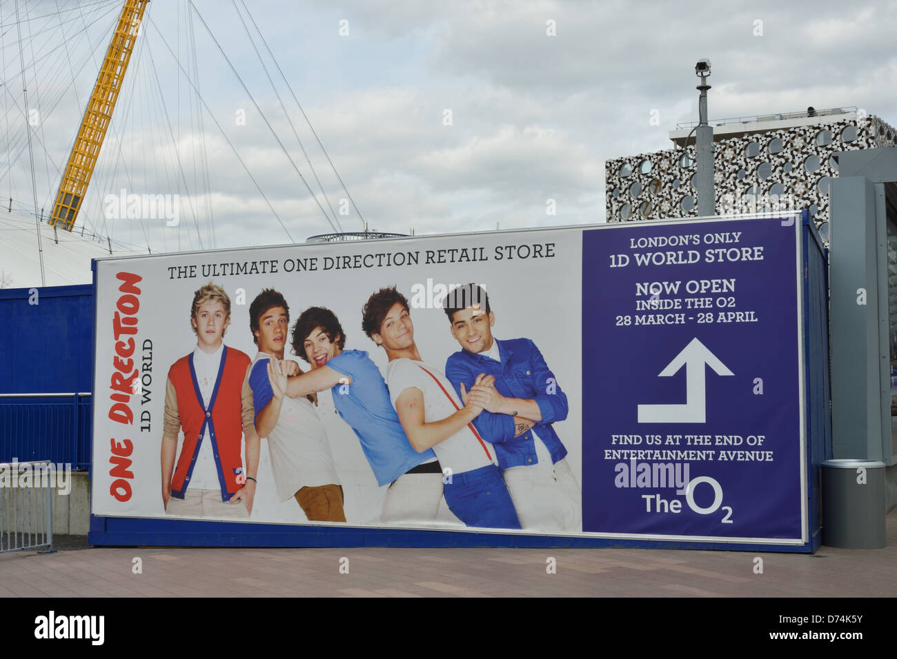 O2 One Direction Merchandising Stock Photo - Alamy