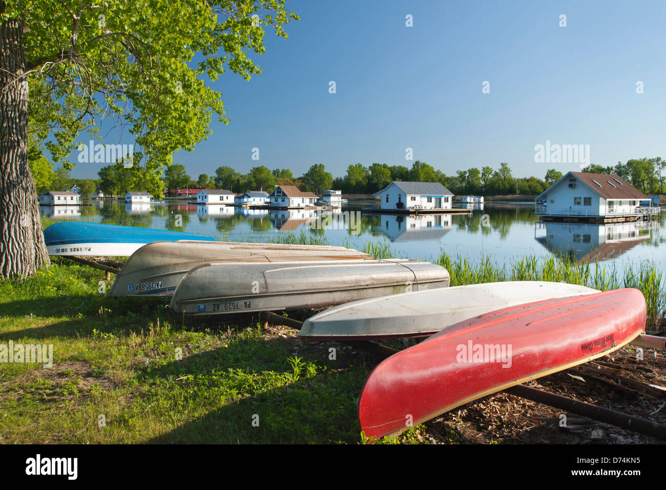 FLOATING HOUSES HORSESHOE POND PRESQUE ISLE STATE PARK ERIE PENNSYLVANIA USA Stock Photo Alamy