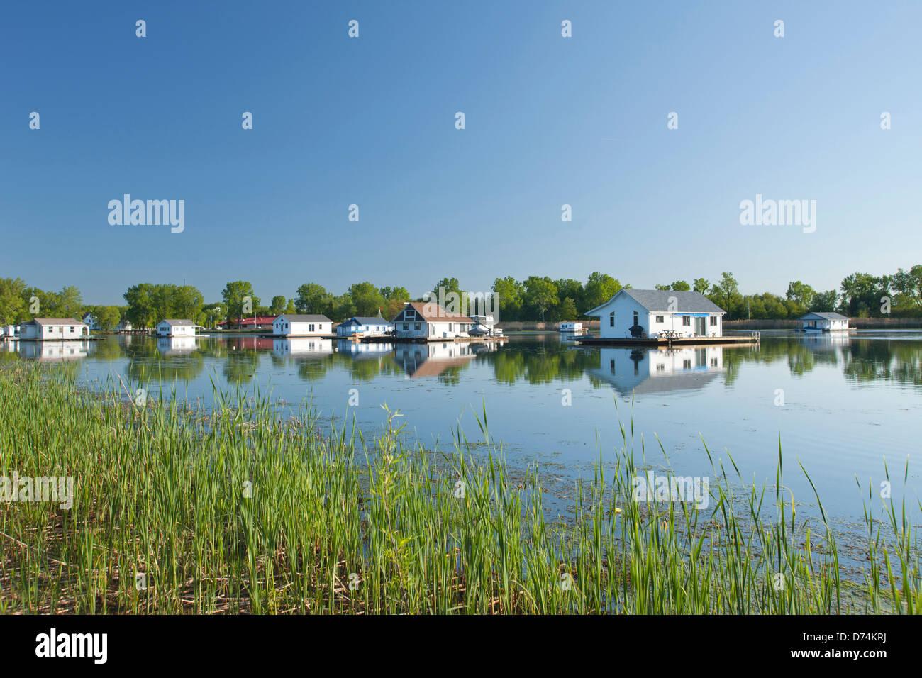 FLOATING HOUSES HORSESHOE POND PRESQUE ISLE STATE PARK ERIE PENNSYLVANIA USA Stock Photo Alamy