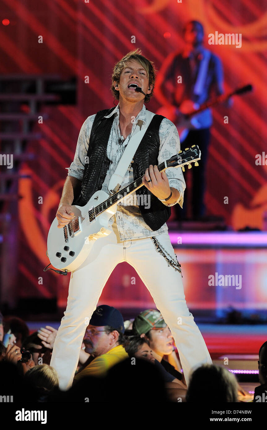 Joe don rooney of rascal flatts hi-res stock photography and images - Alamy