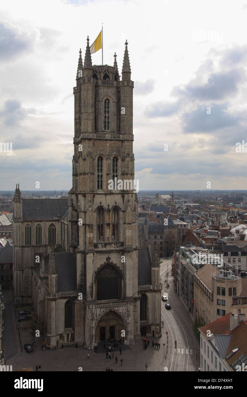 Church top view hi-res stock photography and images - Alamy