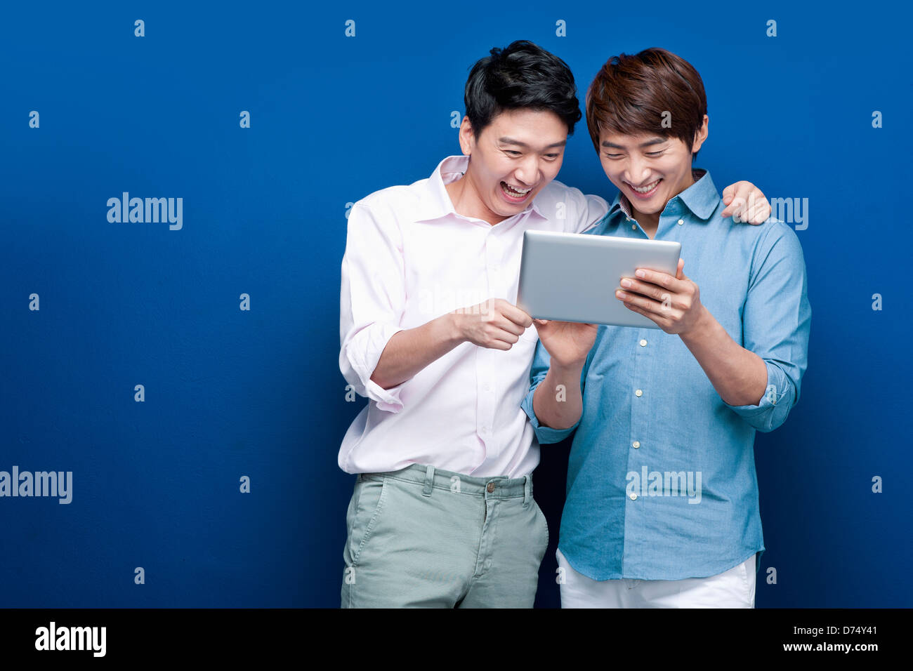 Two men in shirts sharing hi-res stock photography and images - Alamy