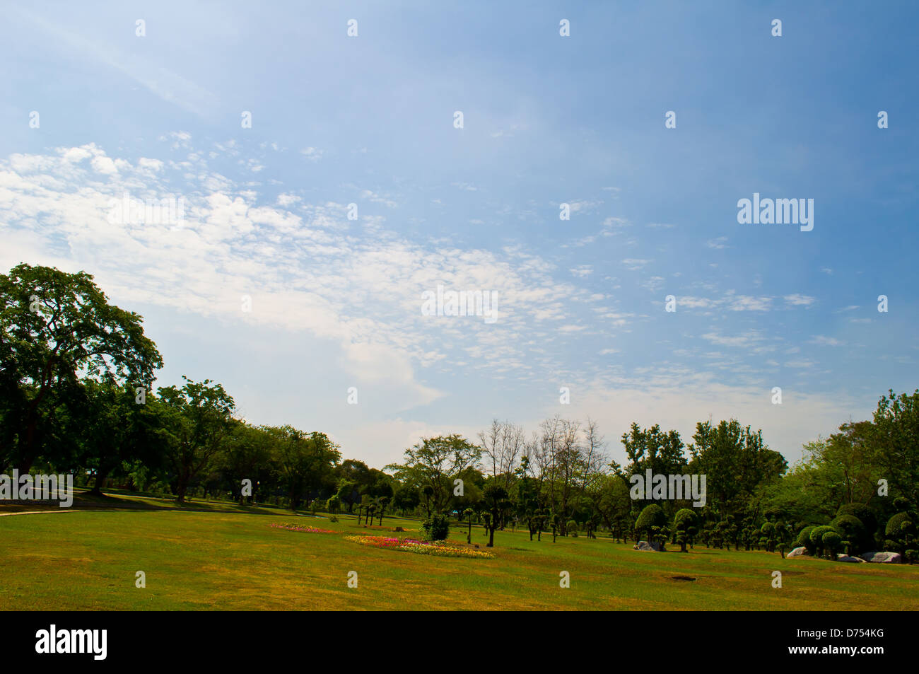 Beautiful garden scene hi-res stock photography and images - Alamy