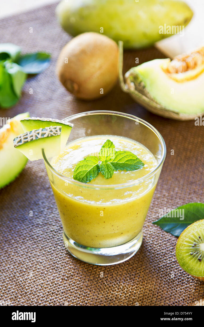 Melon kiwi hi-res stock photography and images - Alamy