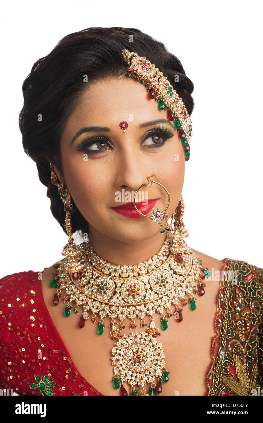 Close-up of an Indian bride in traditional wedding dress Stock Photo ...
