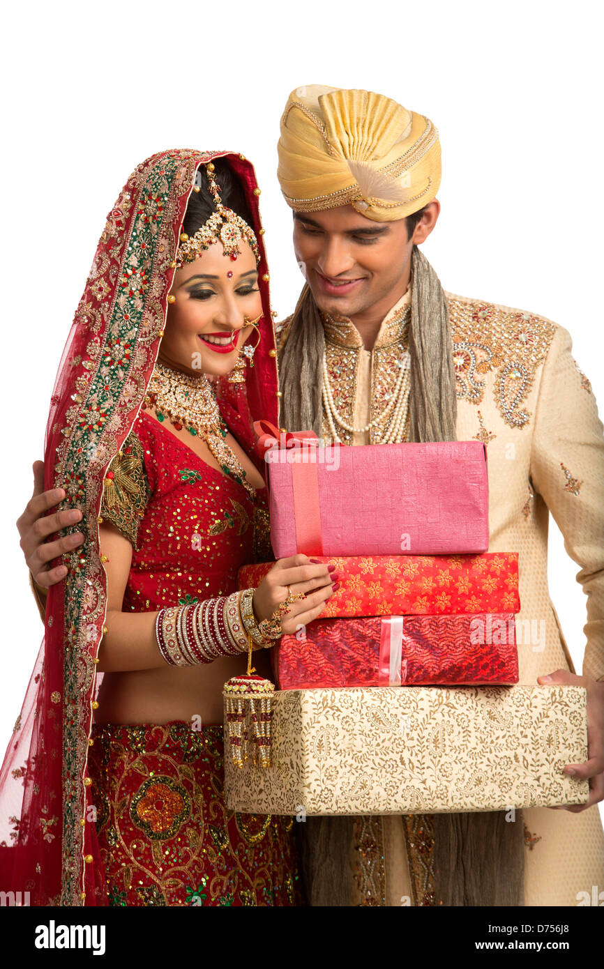Unique Indian Wedding Gift Ideas for Couples  Bride  Groom  Indian  wedding gifts Personalized wedding gifts Memorable wedding gifts