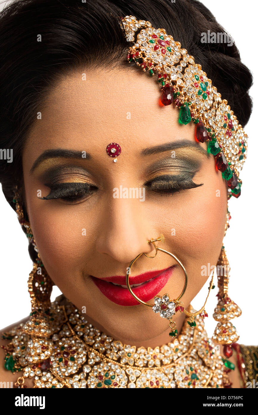 Close-up of an Indian bride in traditional wedding dress Stock Photo ...