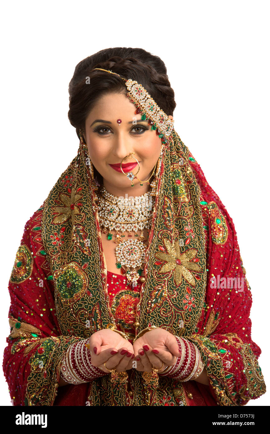 Indian bride in traditional wedding dress Stock Photo - Alamy