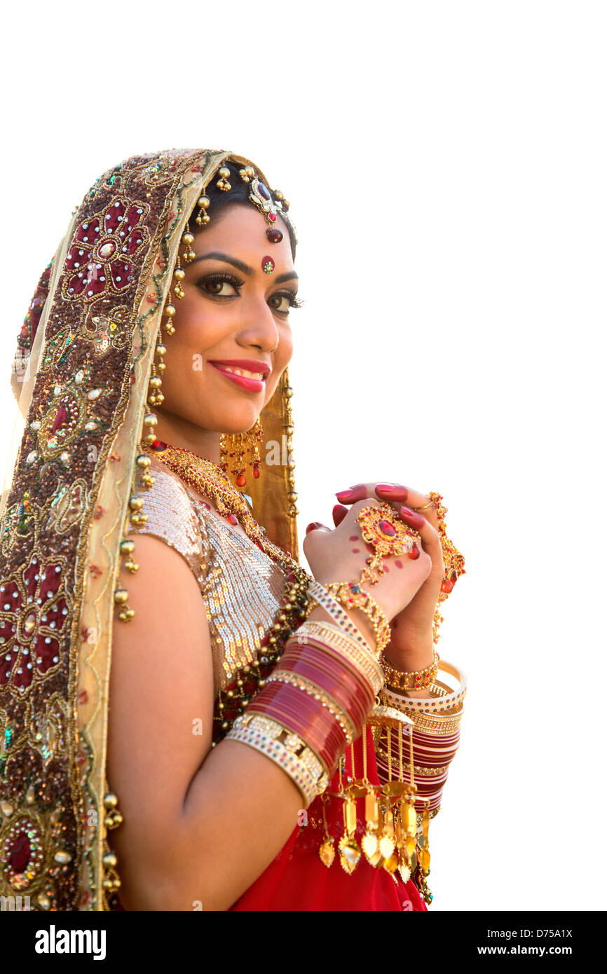 Beautiful Indian bride in traditional wedding dress Stock Photo Alamy