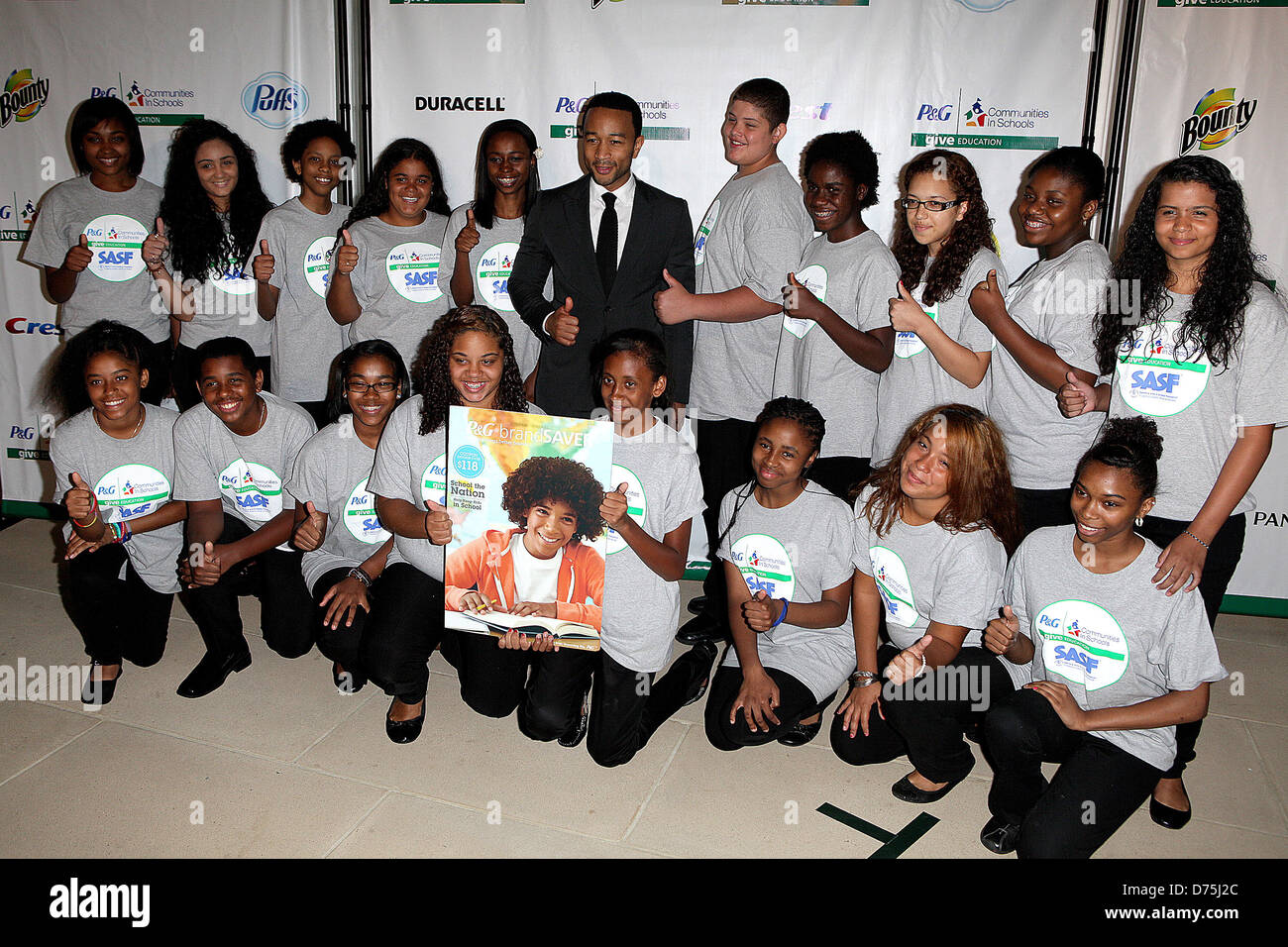 John Legend and SASF Champions Club Chorus P&G and Communities In Schools Team up with John Legend to launch the GIVE Education Stock Photo