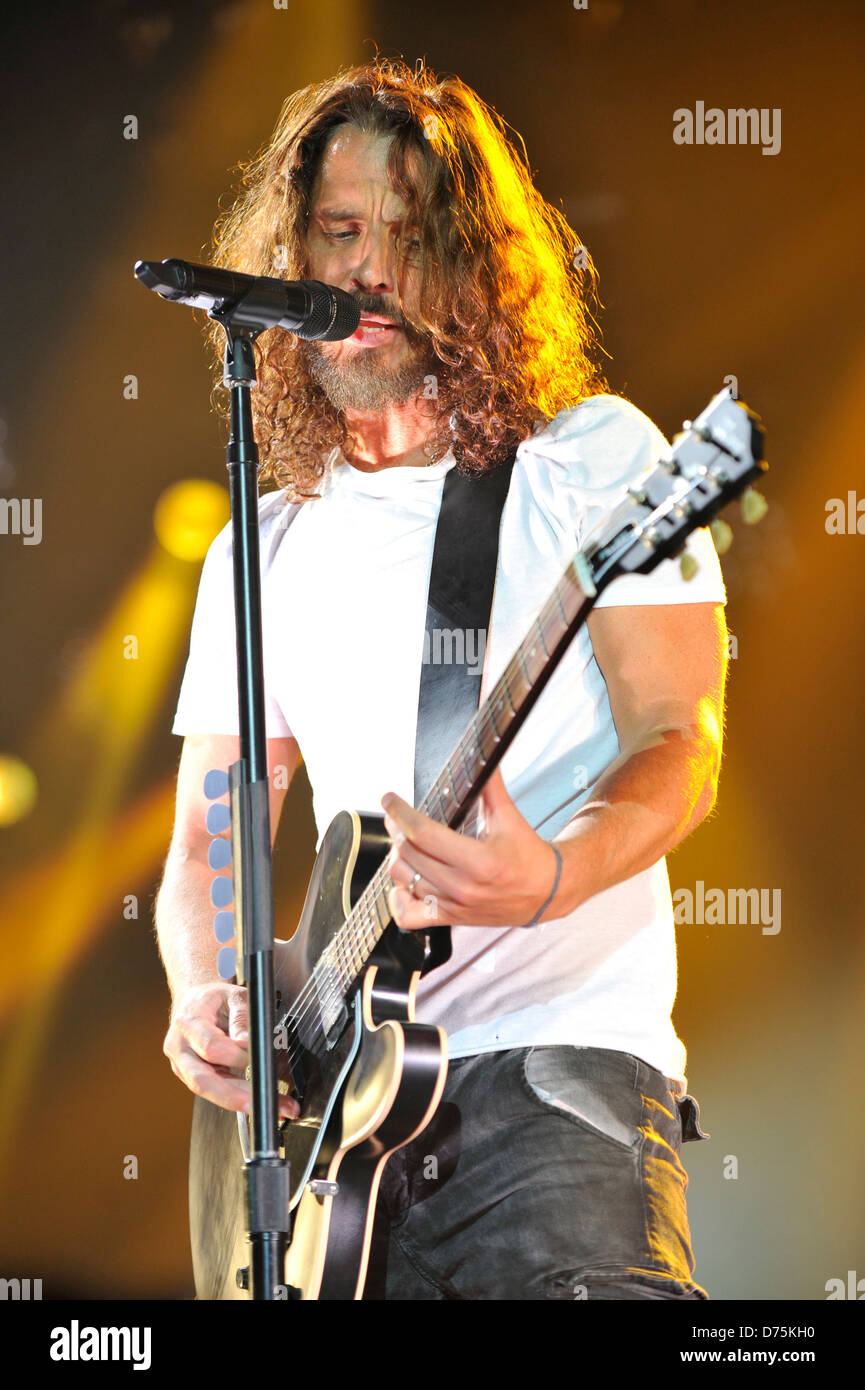 chris-cornell-soundgarden-in-concert-at-the-uic-pavilion-in-chicago