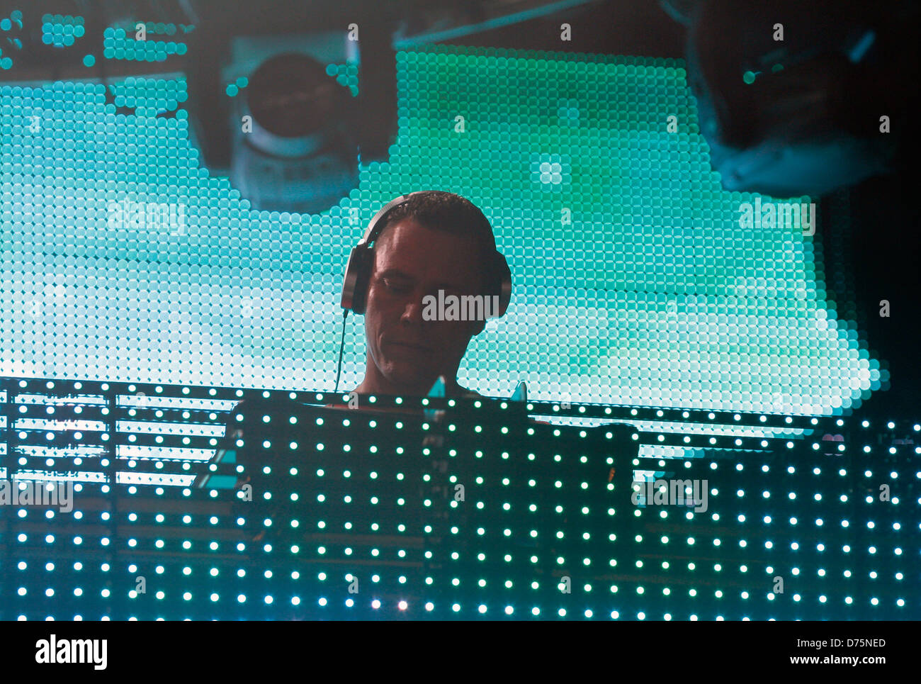 Tiesto hi-res stock photography and images - Page 3 - Alamy