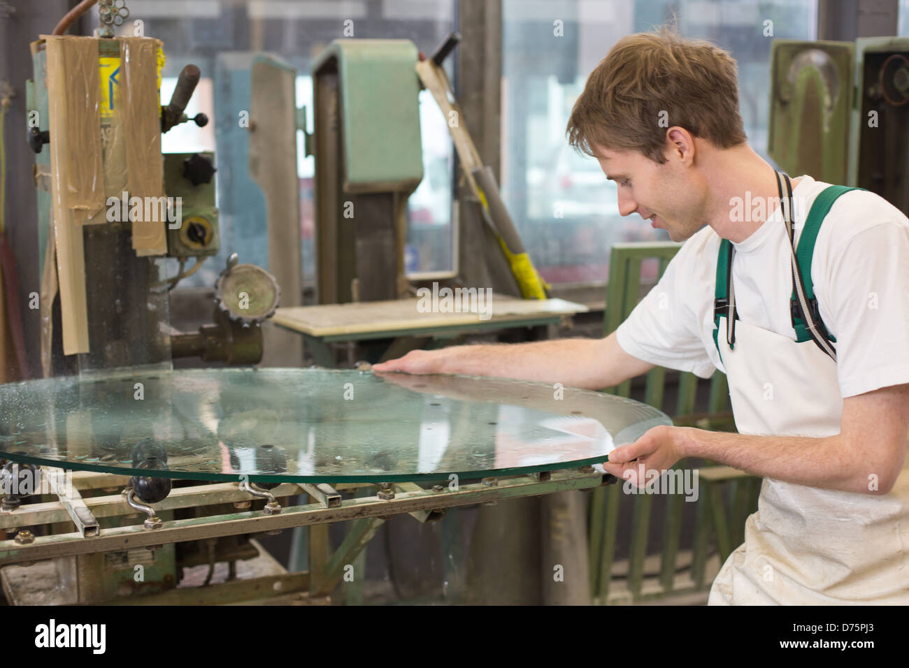 Deburr hi-res stock photography and images - Alamy