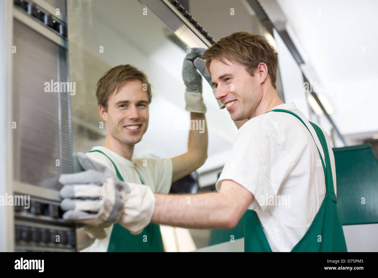 Man grinding glass hi-res stock photography and images - Alamy