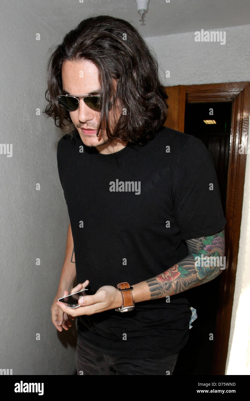 John Mayers New Hairdo  YAY or NAY Photo 1102471  John Mayer Photos   Just Jared Entertainment News