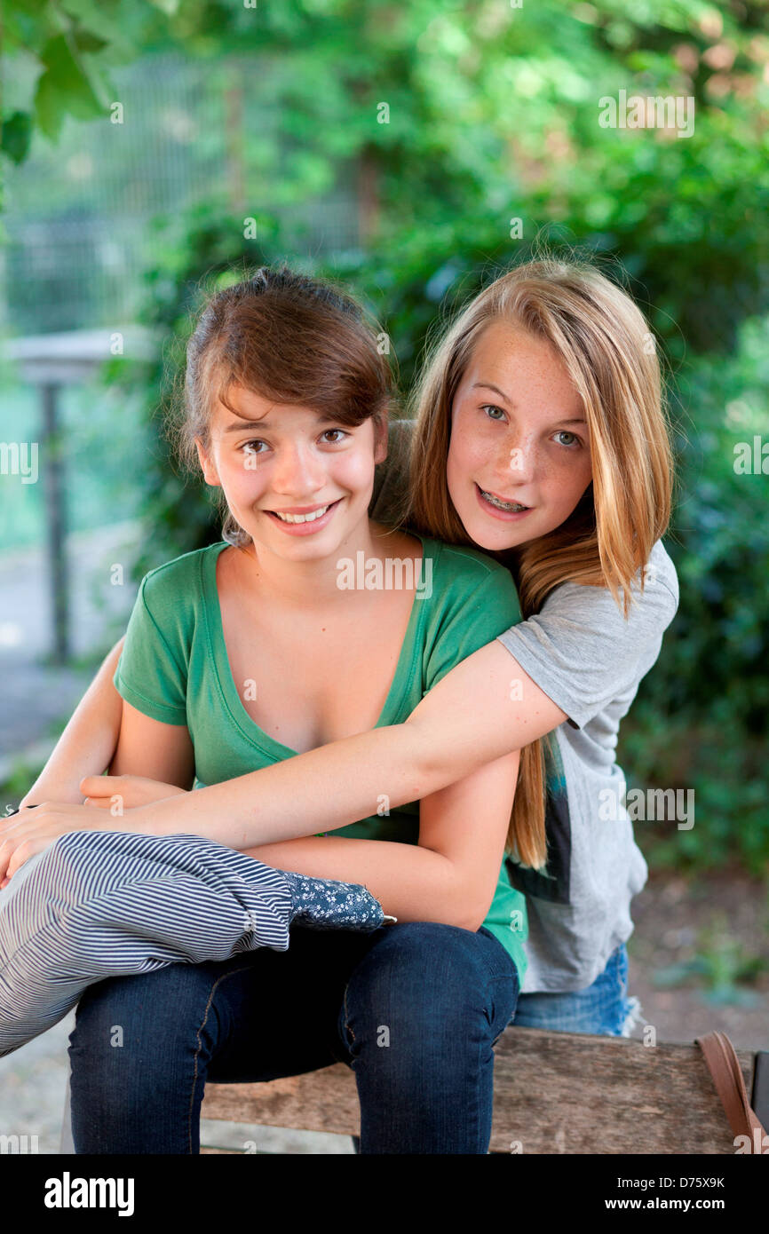 13-year-old teenage girls Stock Photo: 56064111 - Alamy
