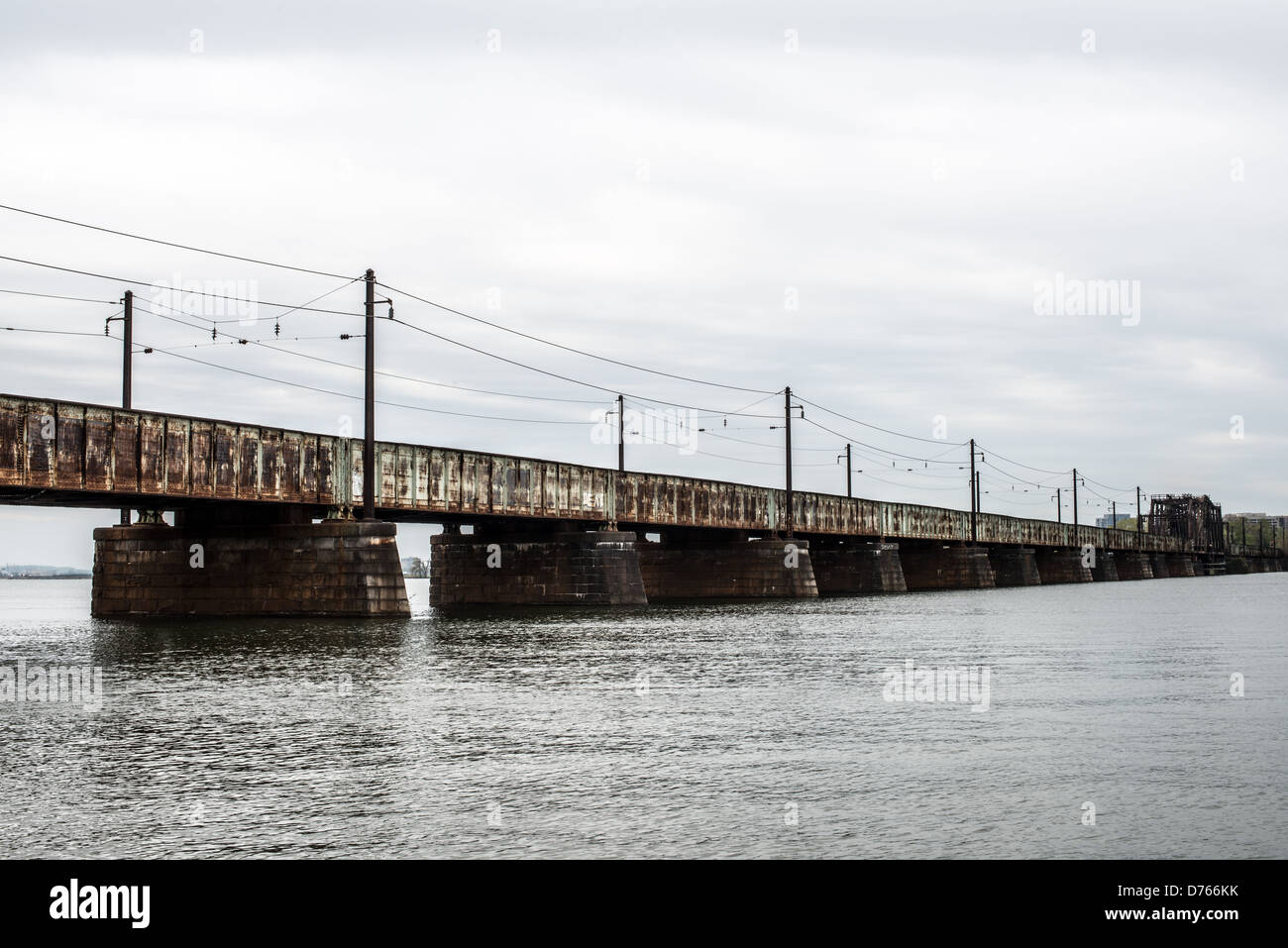 Long Bridge Rail Bridge Washington DC // WASHINGTON DC — The Long ...