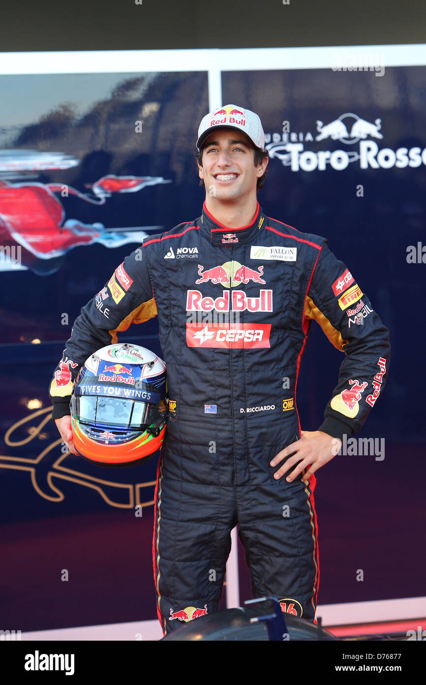 Daniel Ricciardo F1 - Formula One - Toro Rosso Team Drivers and Car ...
