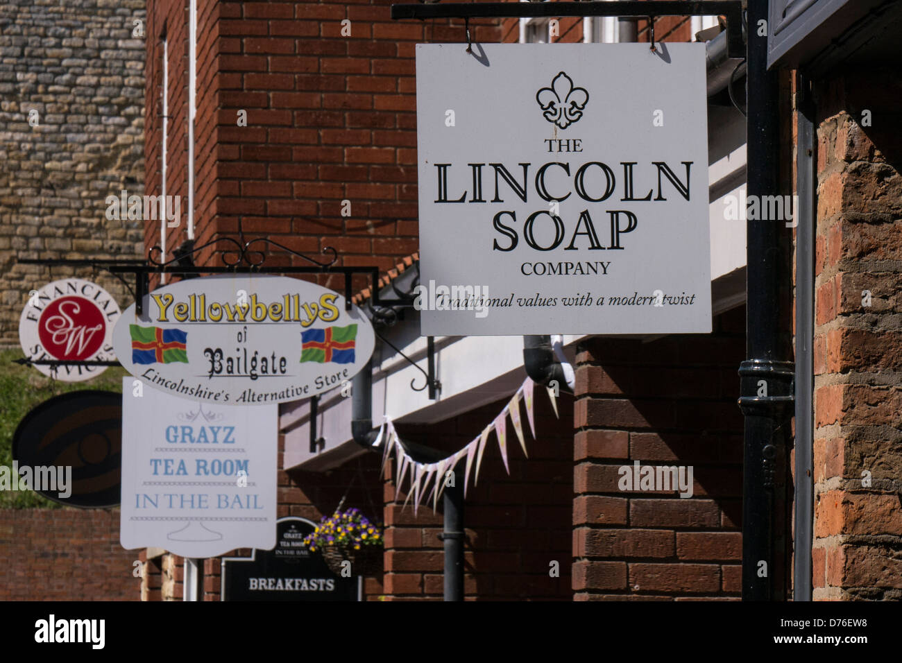 Lincoln shop bailgate hires stock photography and images Alamy