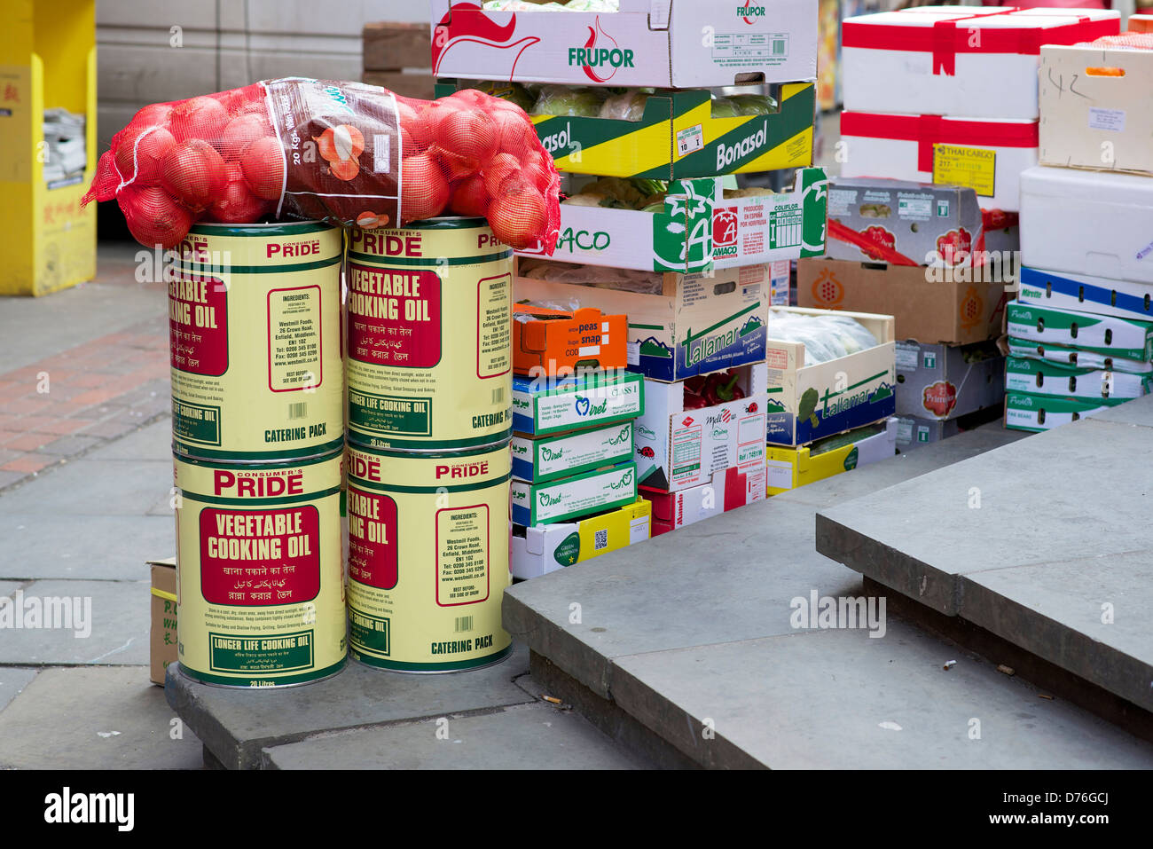 Restaurant food delivery hires stock photography and images Alamy