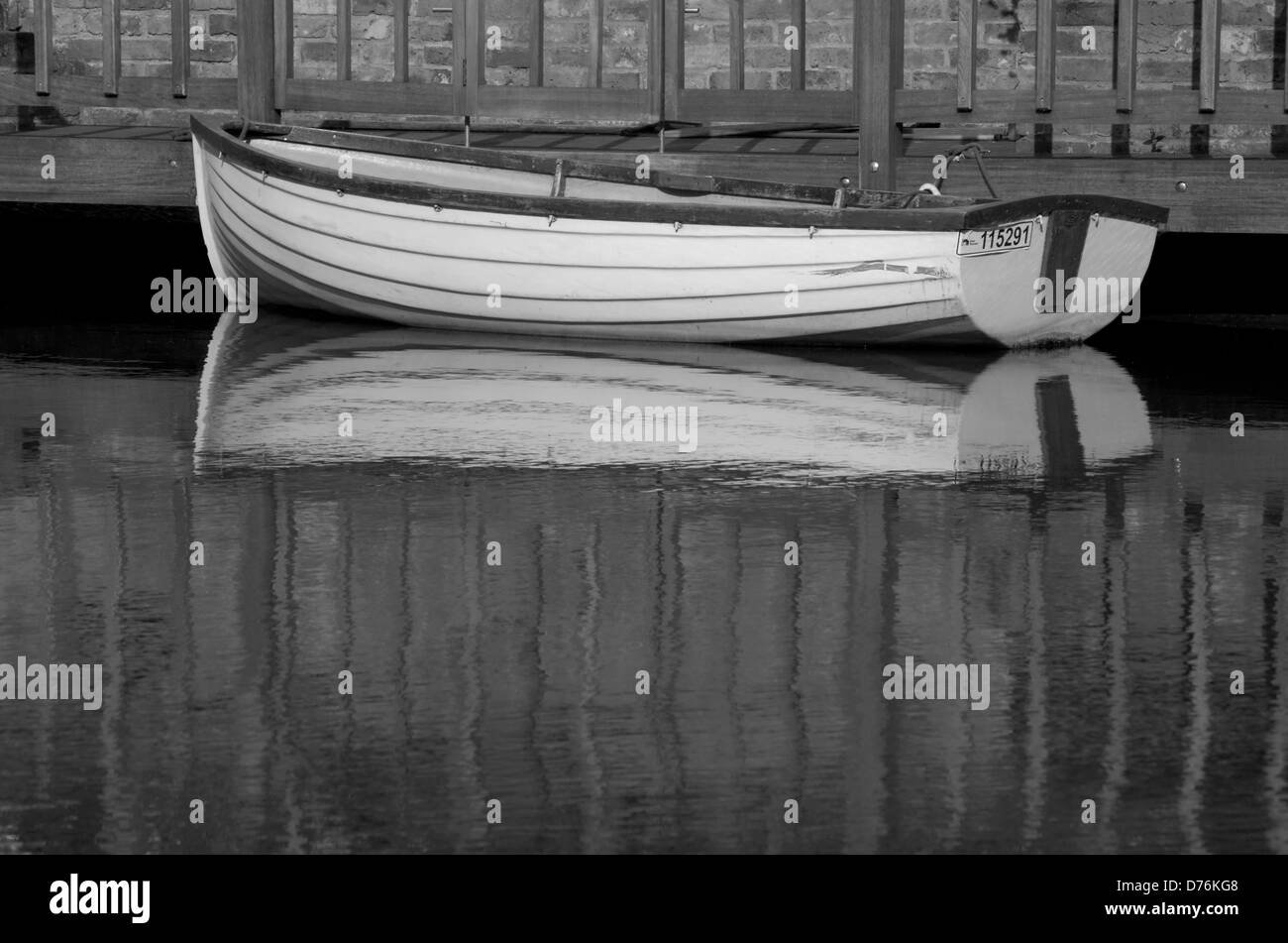 Rowing boat on the Regents Canal in London, England Stock Photo Alamy