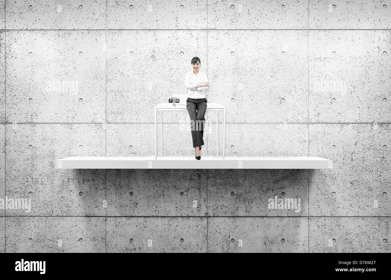 Woman leaning on ledge hi-res stock photography and images - Alamy