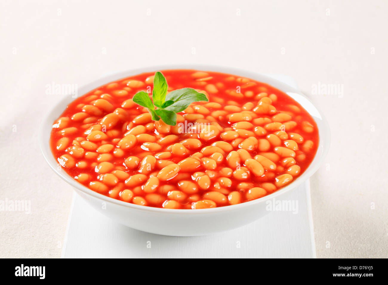White beans stewed in tomato sauce Stock Photo Alamy