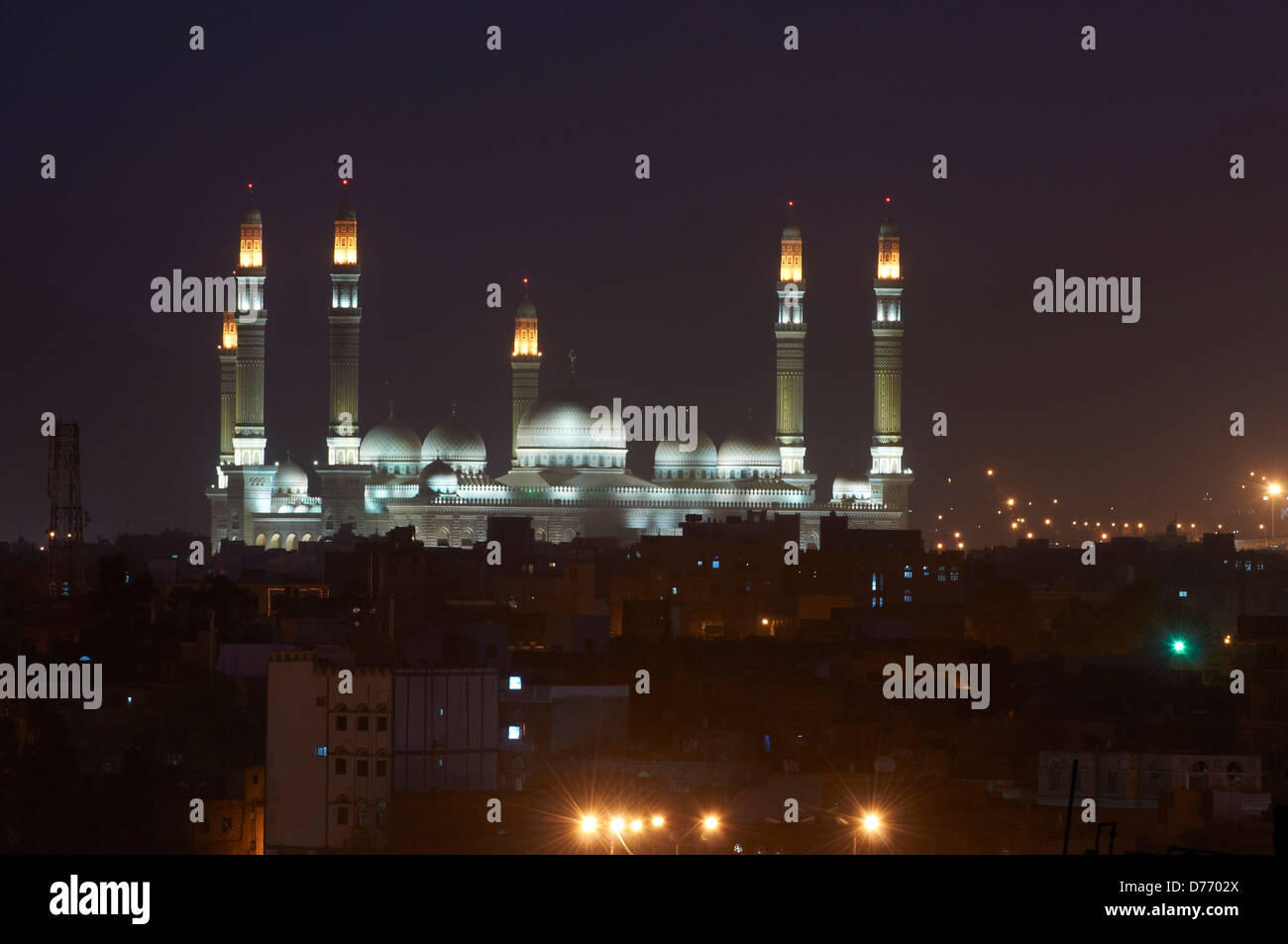 The enormous Al Saleh Mosque at Yemen's capital, Sana'a Stock Photo