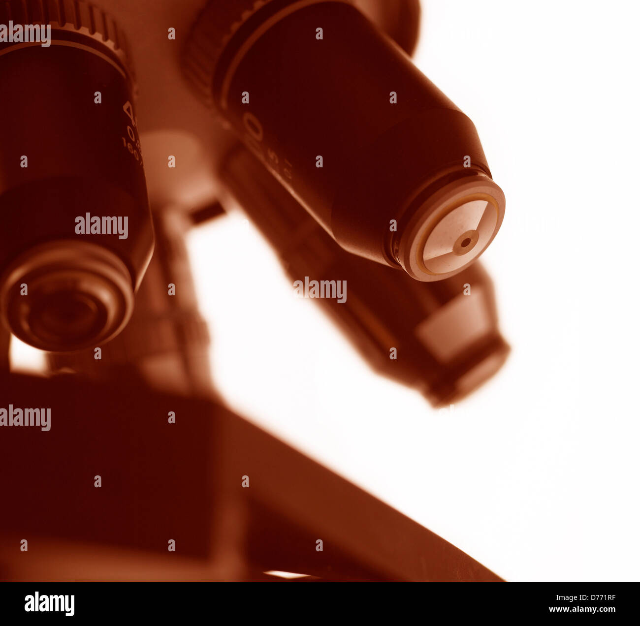 Microscope turret hires stock photography and images Alamy