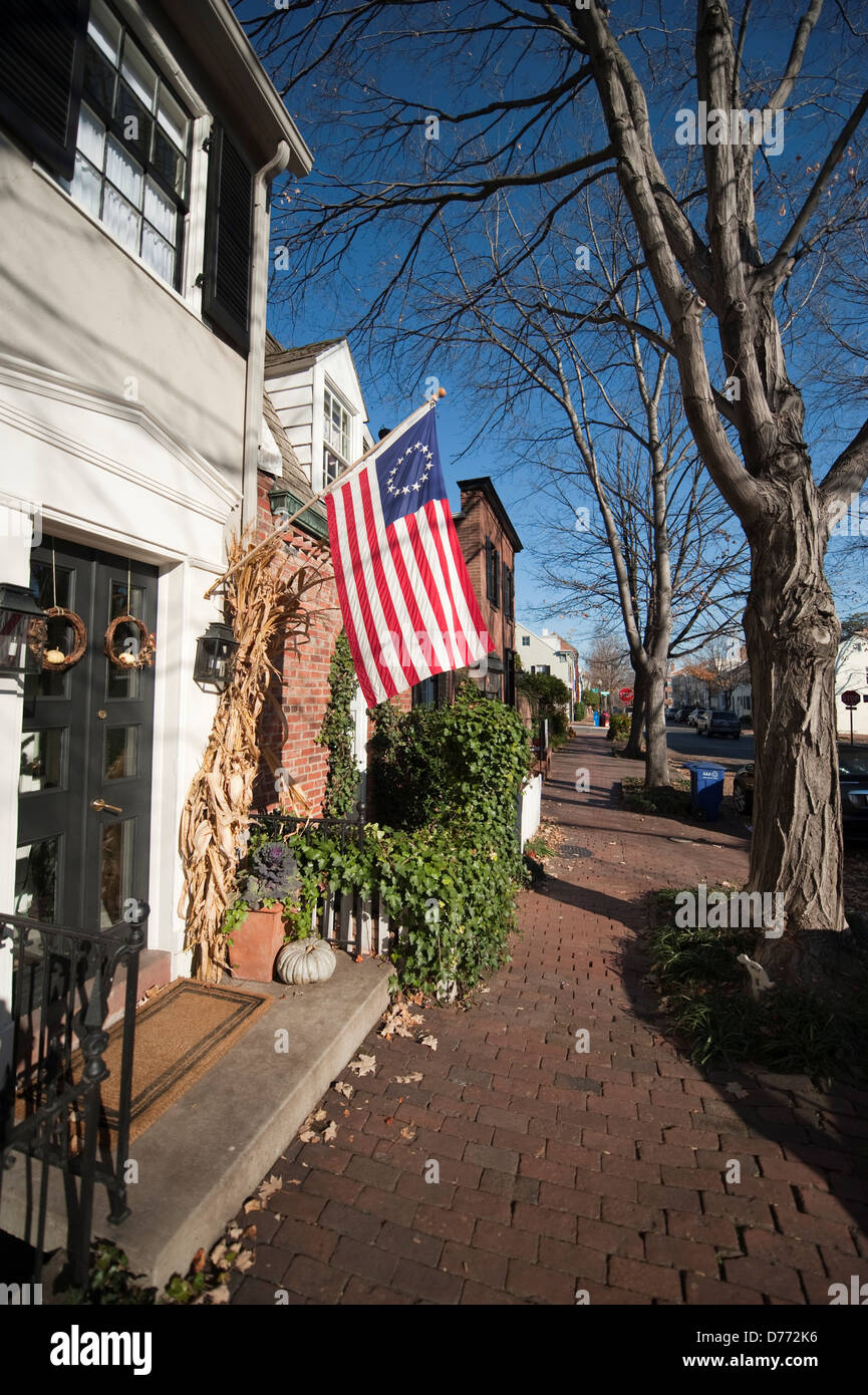 Charming frontage old house haloween pumpkin 13 star Betsy Ross flag in  historic district Georgetown in Fall Washington DC USA Stock Photo - Alamy, image size:865x1390